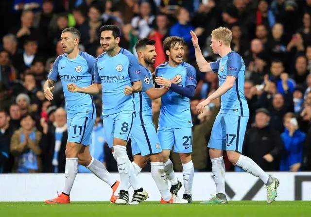 站位略偏近 站位略偏近