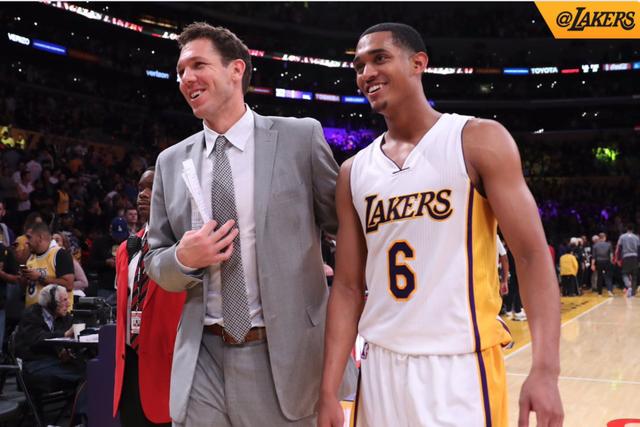 舰体涂装与 舰体涂装与