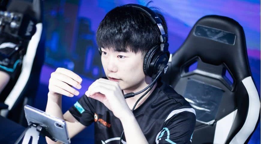 入课程与活 入课程与活